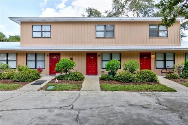 Photo - 956 Louisiana Ave