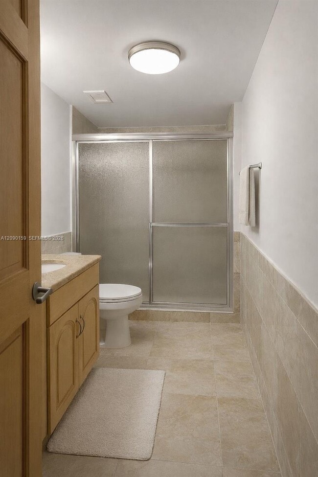 1621 Collins Ave Unit 701