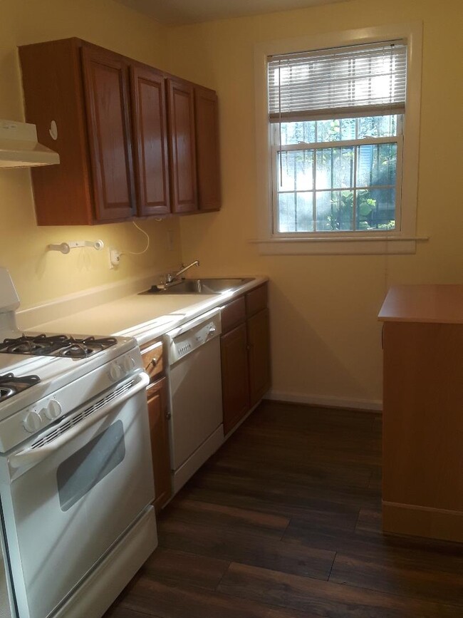 Building Photo - 318 Rhode Island Avenue, Northeast Unit 102 Rental