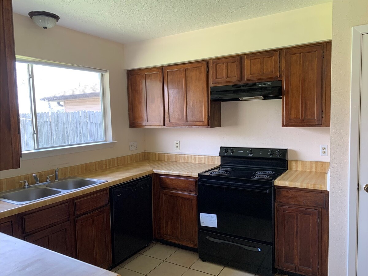 Photo - 7223 Sharpsburg Dr