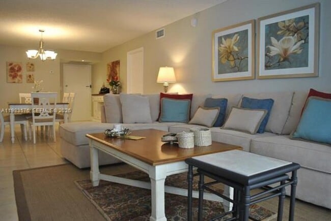 Photo - 6039 Collins Ave Unidad 6039 Collins Ave appt 1006