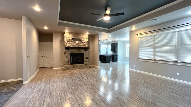 Photo - 115 Derrick Ln