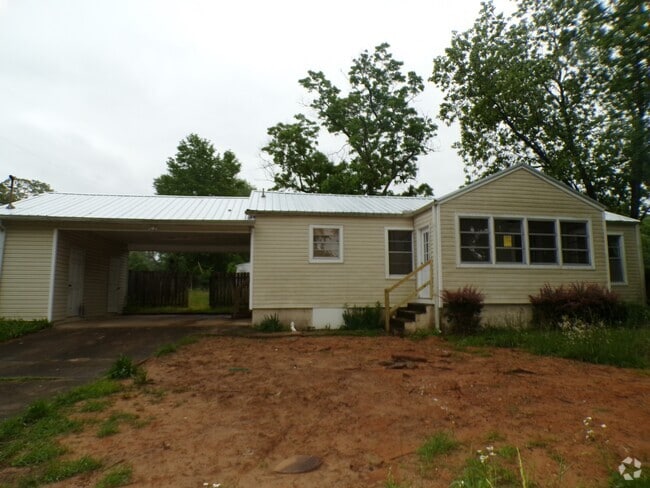 Building Photo - 213 7th Ave Rental