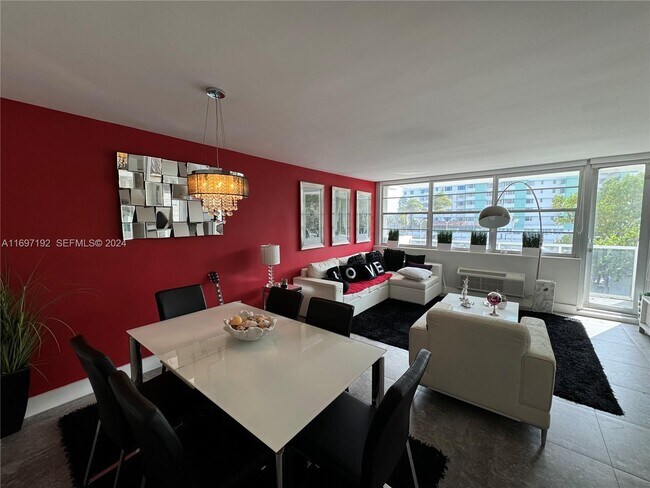 Photo - 5313 Collins Ave Unit 308