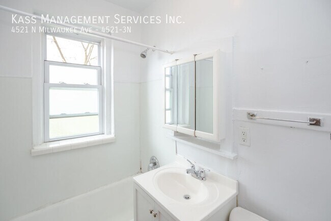 Photo - 4521 N Milwaukee Ave Unit 4521-3N