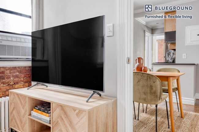 Photo - 416 E 13th St Unit FL3-ID824