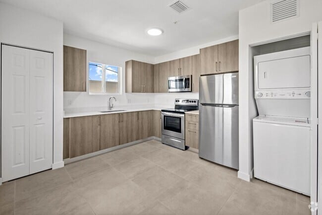 Building Photo - 1295 W 69th St Rental