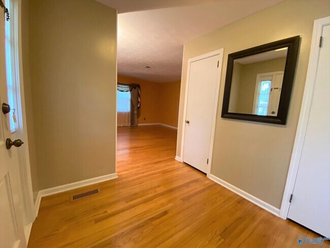 11020 Jean Rd SE