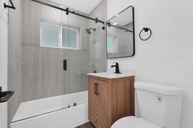 Photo - 2212 Roosevelt St