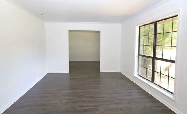 Photo - 2208 Northwood Cir