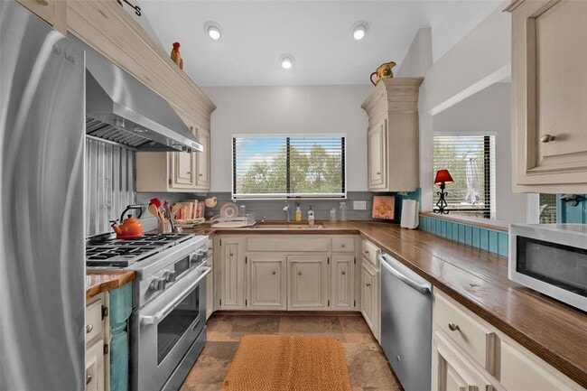 Photo - 4404 Travis Country Cir Unidad E4