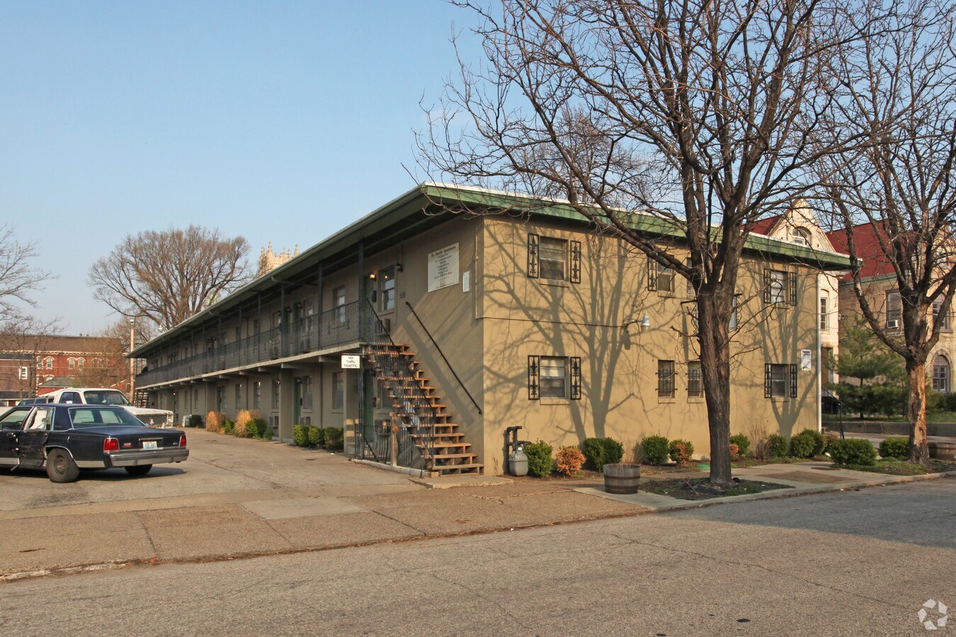 De Ville Apartments - De Ville Apartments