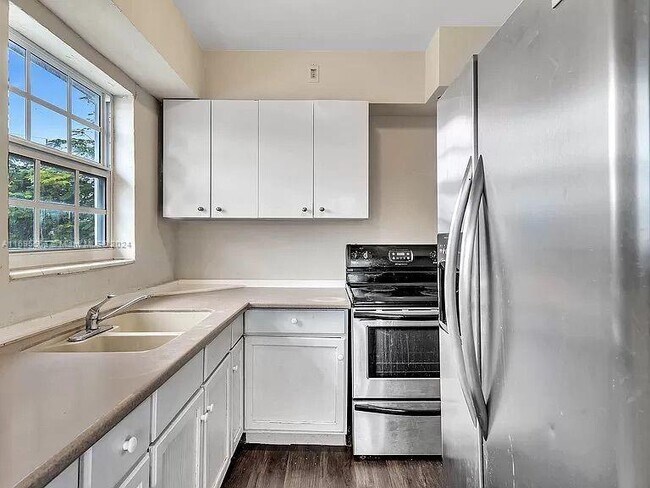 Photo - 2 bedroom in North Miami beach FL 33162