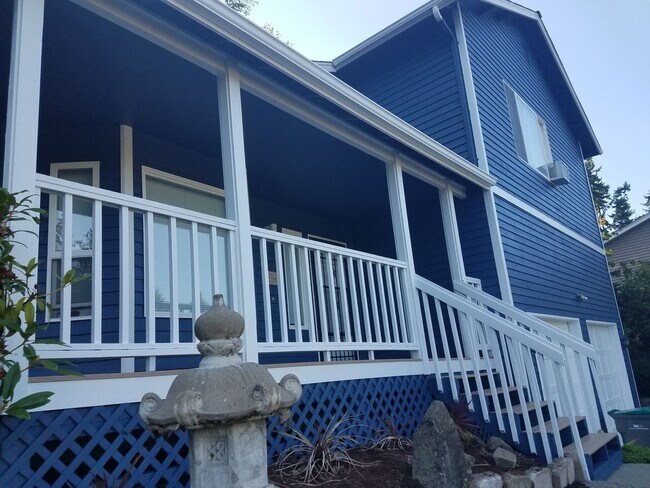 Photo - Ridgetop / Island Lake home located in a c...