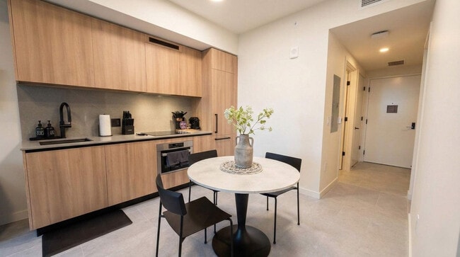 Photo - 121 NE 5th St Unidad SI ID1468395P