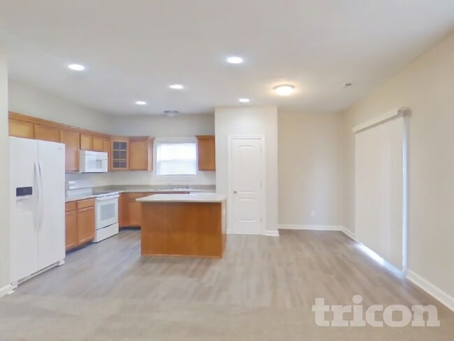 Photo - 1044 Hazelwood Dr