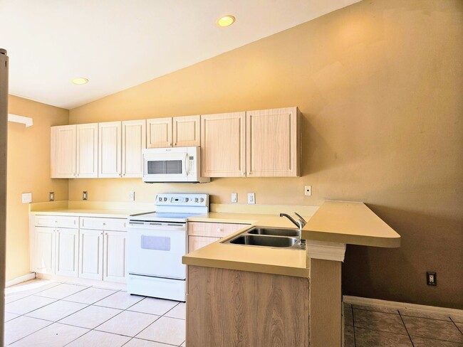 Photo - Nice 3 Bedroom Duplex in Lehigh Acres