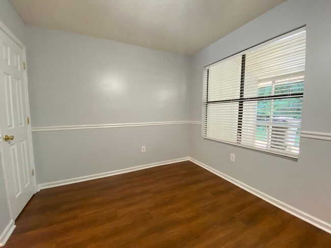 Photo - The Riverway at Aichele Terrace