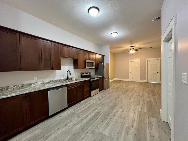 318 S Locust St Unidad 318-3