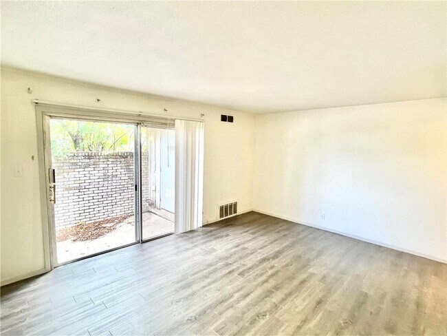 Photo - 5806 Belmoor Dr