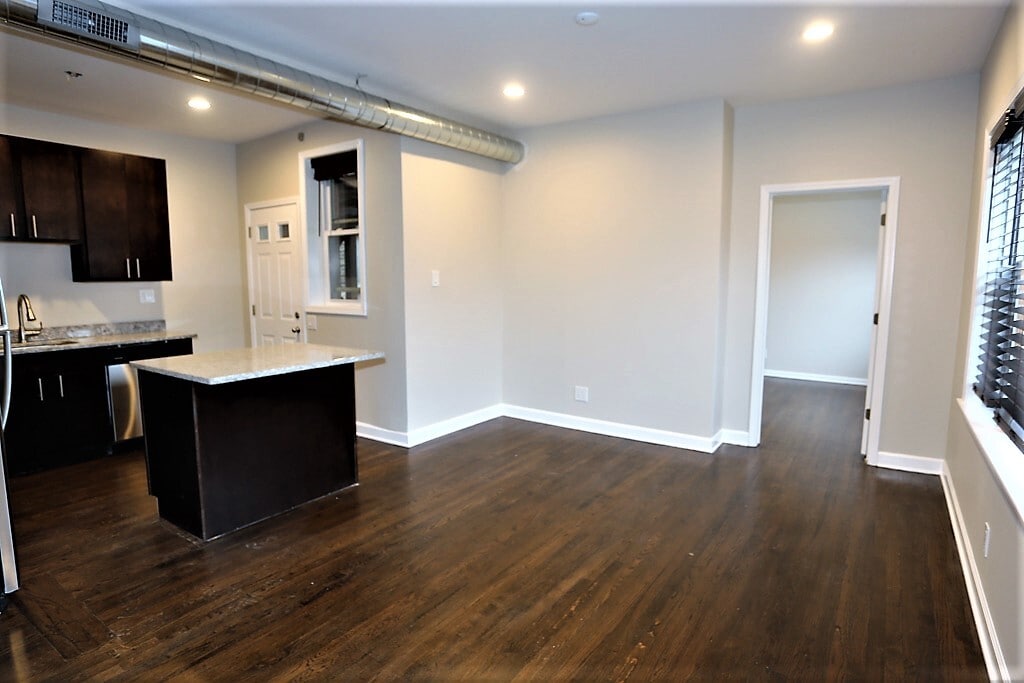 Photo - 1432 W Farragut Ave Unit 2A