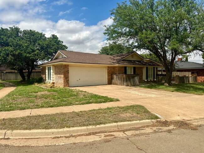 Photo - Spacious Home near Shadow Hills!