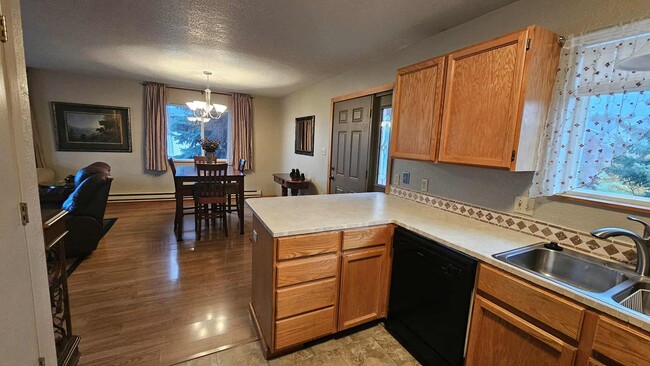 Photo - Fully Furnished House with views and all u...