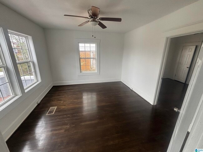 Photo - 1619 27th St W