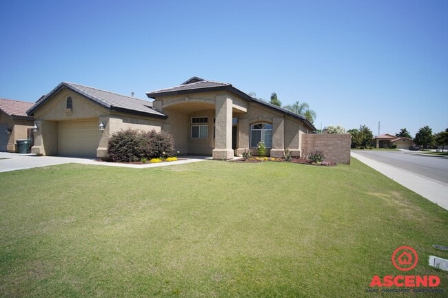 Building Photo - Charming Home in Campus Park!