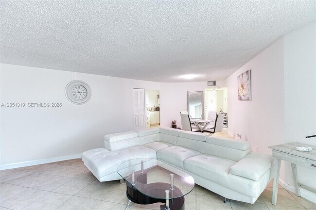 Photo - 800 Parkview Dr Unit 311