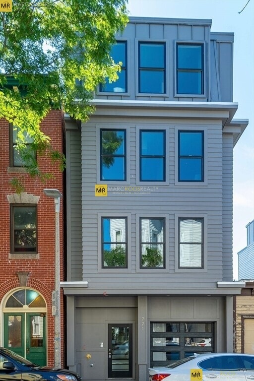 Building Photo - 223 Paris St Rental