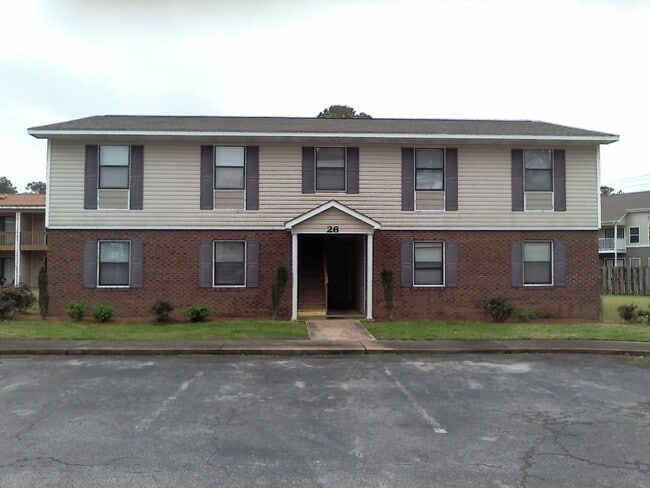 Building Photo - 2 Bedroom, 1 Bath Downstairs Unit ** Call us about our Move in Special**