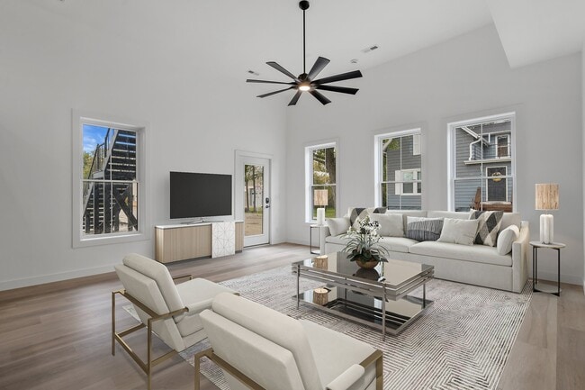 Photo - 308 Oak St Unit 102