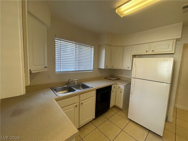 Photo - 3151 N Soaring Gulls Dr Unidad 1198