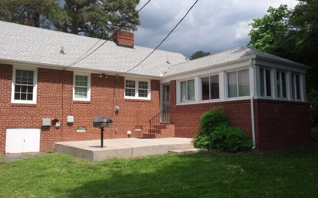 Photo - Classic 3 bedroom 1 bath brick ranch