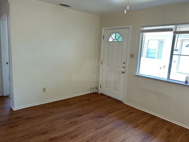 Photo - 1404 Bundrant Dr