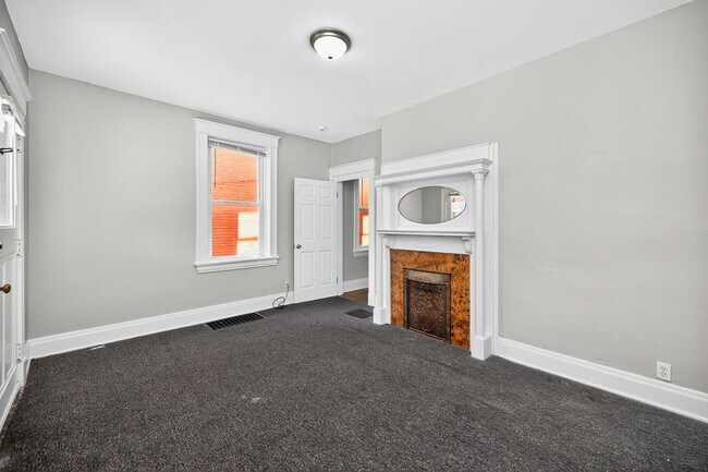 Photo - 2359 Stratford Ave