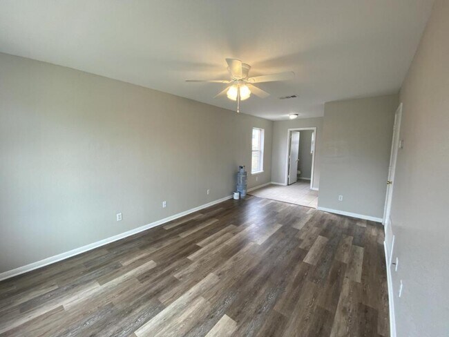 Photo - 2807 Cantabrian Dr