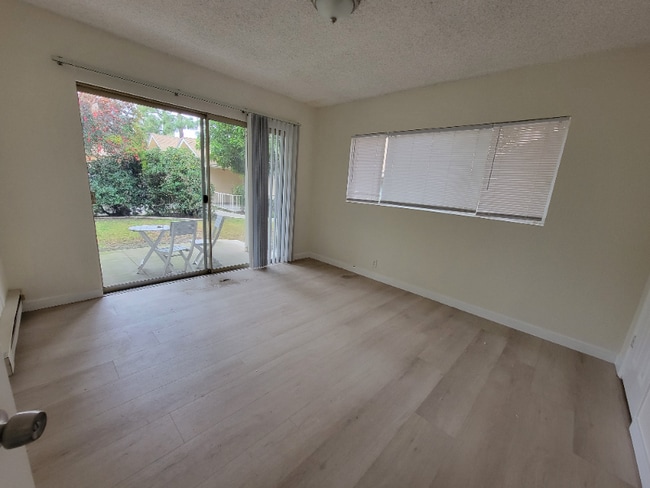 Photo - 13531 Wyandotte St Unidad 9