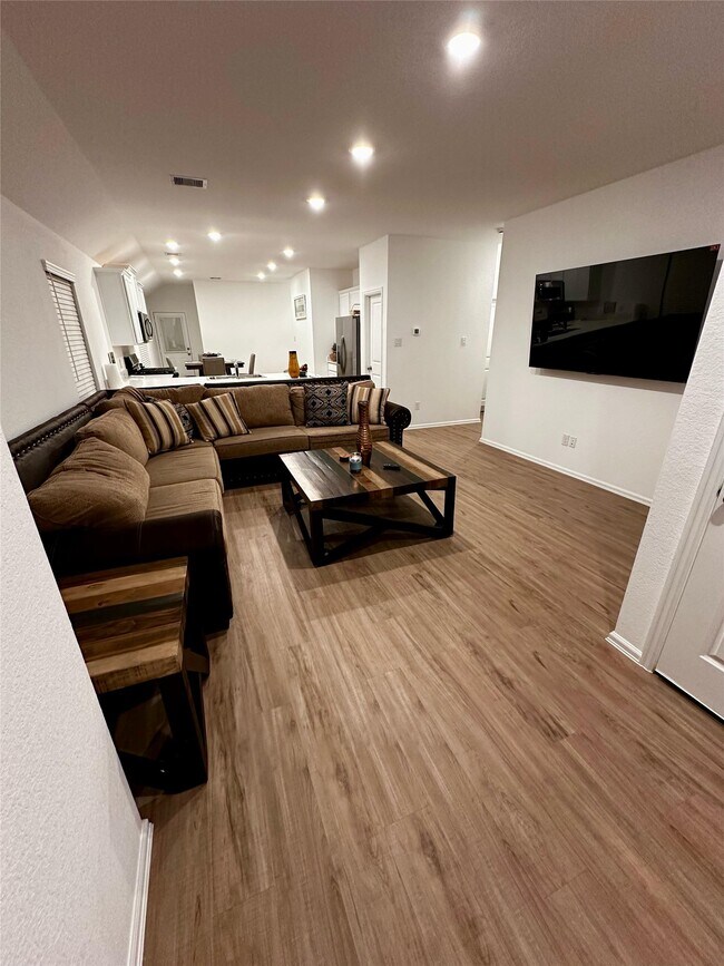 Photo - 2023 Foxtail Crk Ct