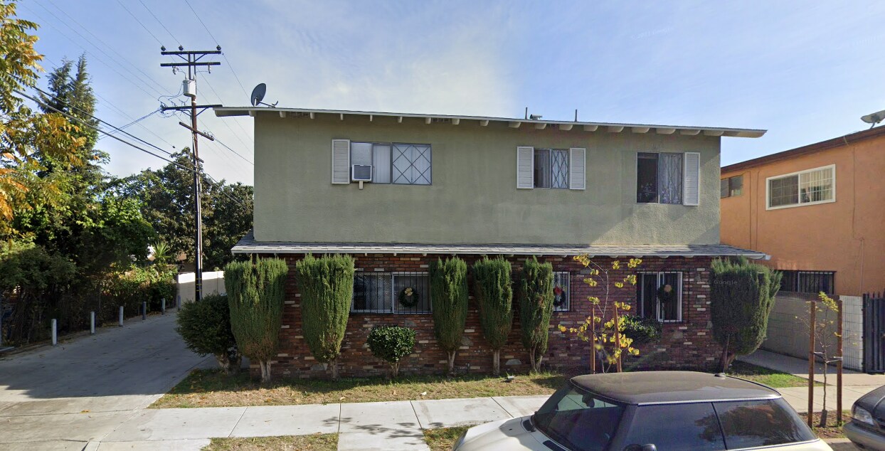 Photo - 6318 Gentry St Apartments Unit D