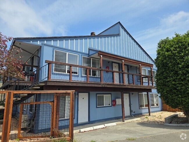 Building Photo - 1350 Hallen Dr Unit 1350 Hallen Dr. #5 Rental