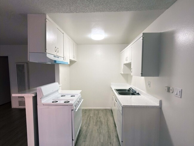 Photo - 13611 Doty Ave Unit 213