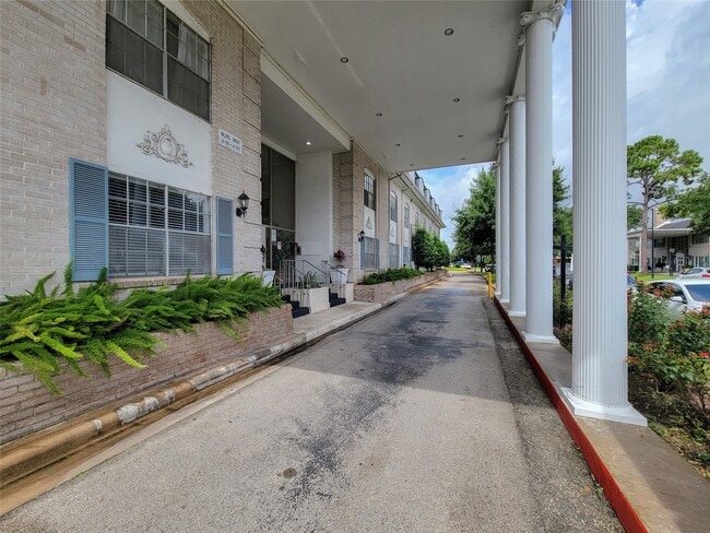 Photo - 2601 Bellefontaine Unit A104