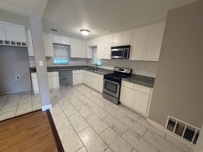 Photo - 801 Pecan St