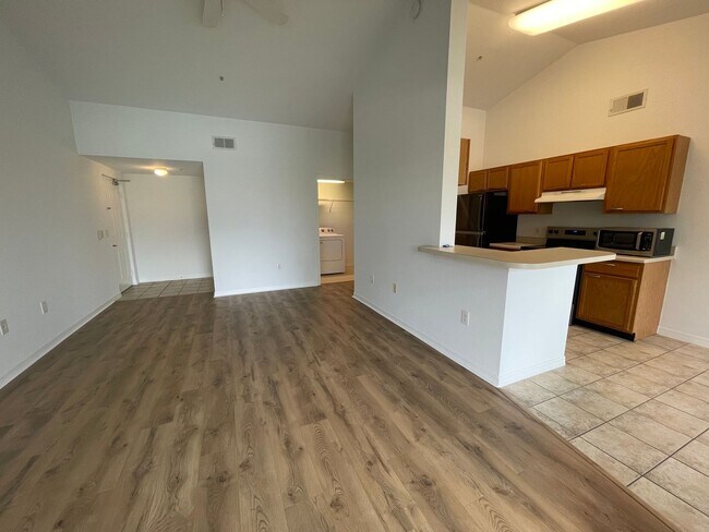 Photo - ANNUAL RENTAL - FAIRWAY PRESERVE-2 BED 1 BATH Unidad 134