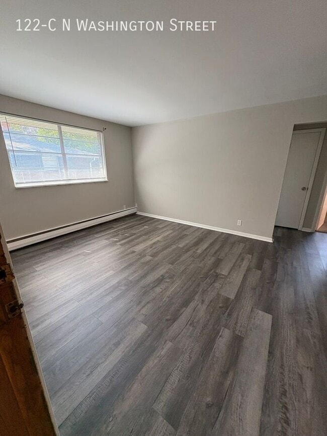 Photo - 122-C S Washington St