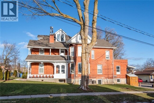 Photo - 72 Waterloo Ave