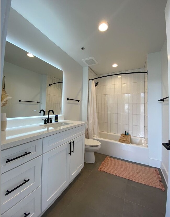 Photo - Lofts At Abrams Fixtures