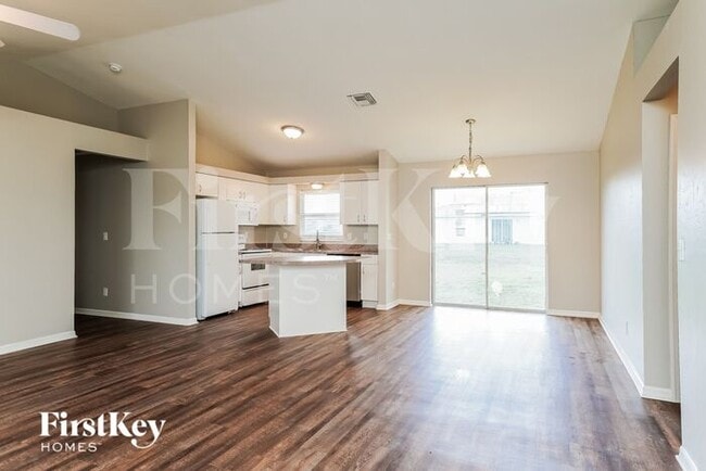 Photo - 2105 NW 1st Pl